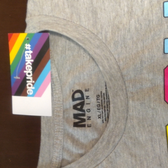 New with tag t-shirt - Picture 2 of 3